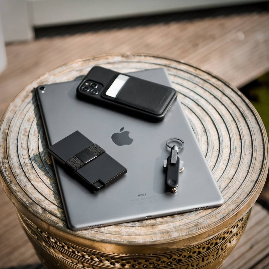 Classic Black | Aluminum